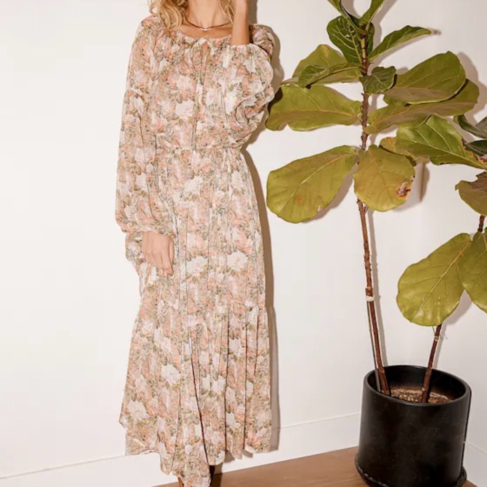 See tierly Now beige floral print long sleeve tiered dress